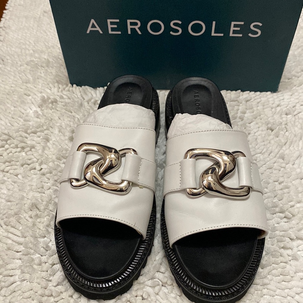 Aerosols white slides with silver buckle detail